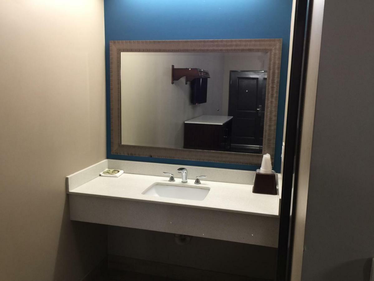 Crystal Palace Inn Maywood المظهر الخارجي الصورة